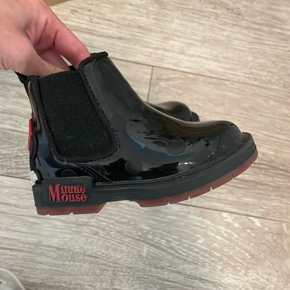 Zara Baby x Disney

Minnie Mouse boots
Toddler size 7